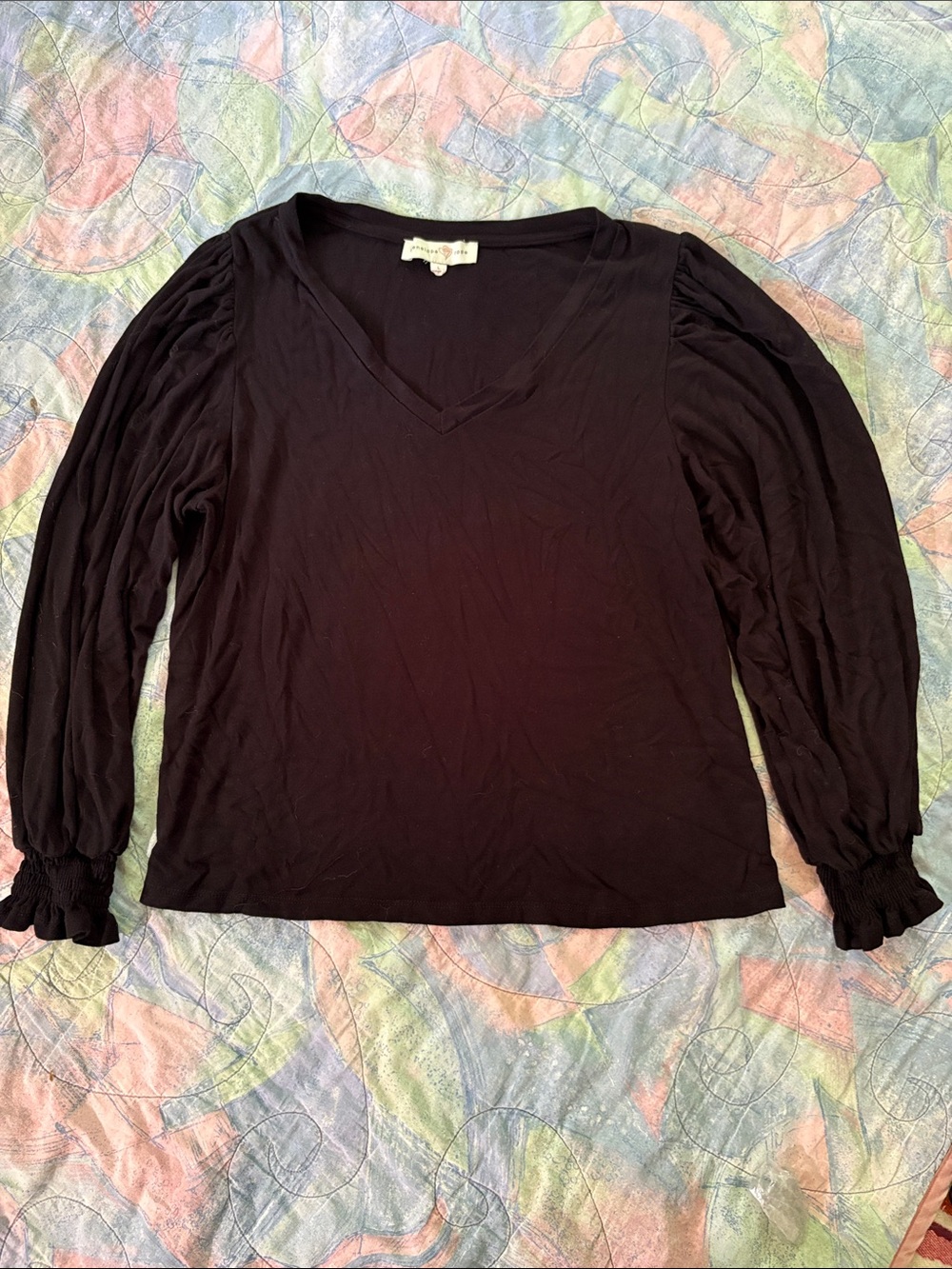 Women's Black V-Neck Long Sleeve Top with Smocked Cuffs-large